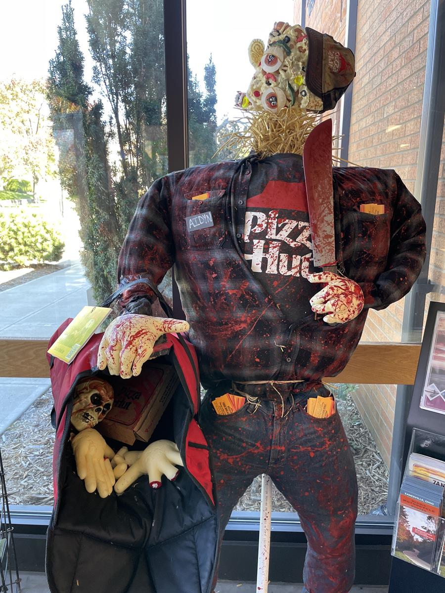 Pizza Hut Maple Ave Scarecrow Entry
